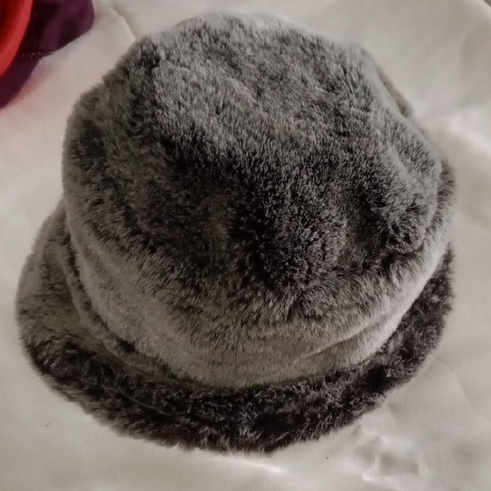 Gray Faux Fur Bucket Hat